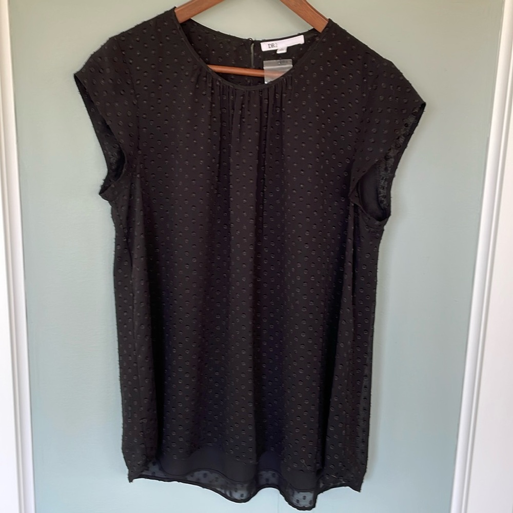 DR2 by Daniel Rainn Floral Clip Dot Cap Sleeve Tunic Blouse